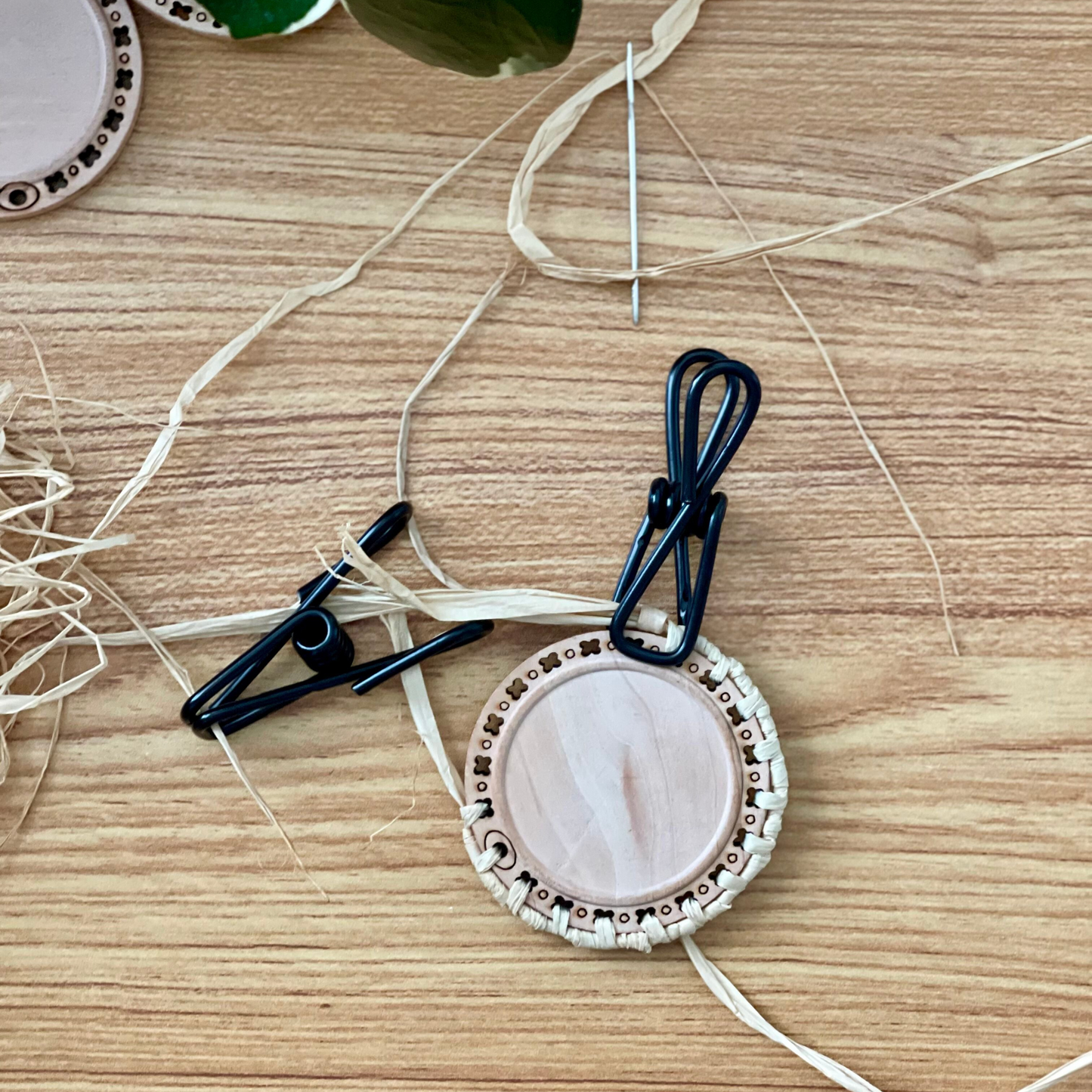 Black 2 Inch Steel Wire Clip