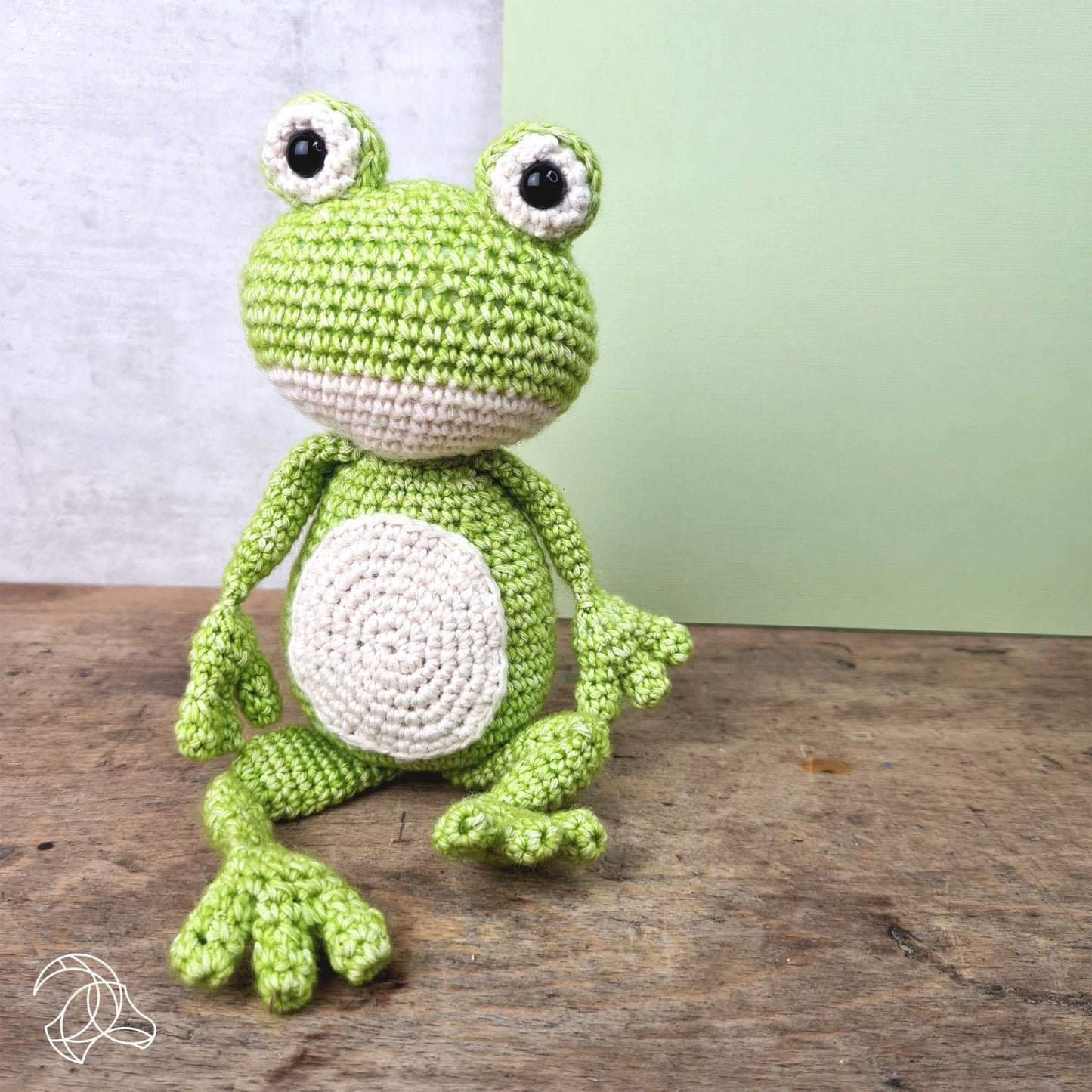 DIY Crochet Kit - Vinny Frog