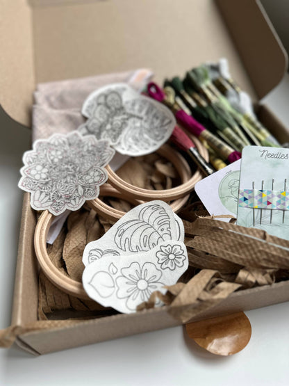 Fabulous Flora 3 Mini Embroidery Kit Bundle