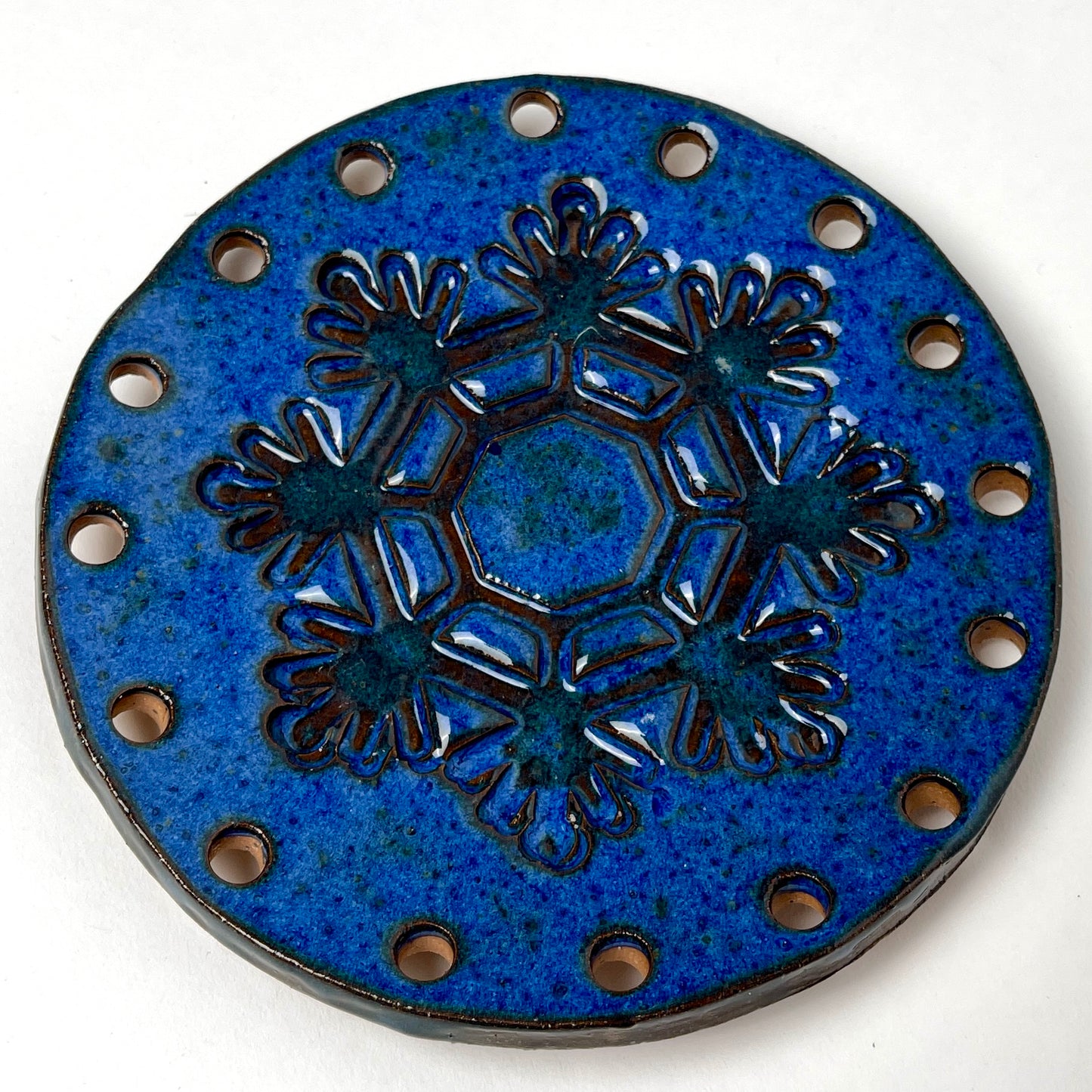 Limited-Edition Holiday Ceramic Bases for Basket Coiling
