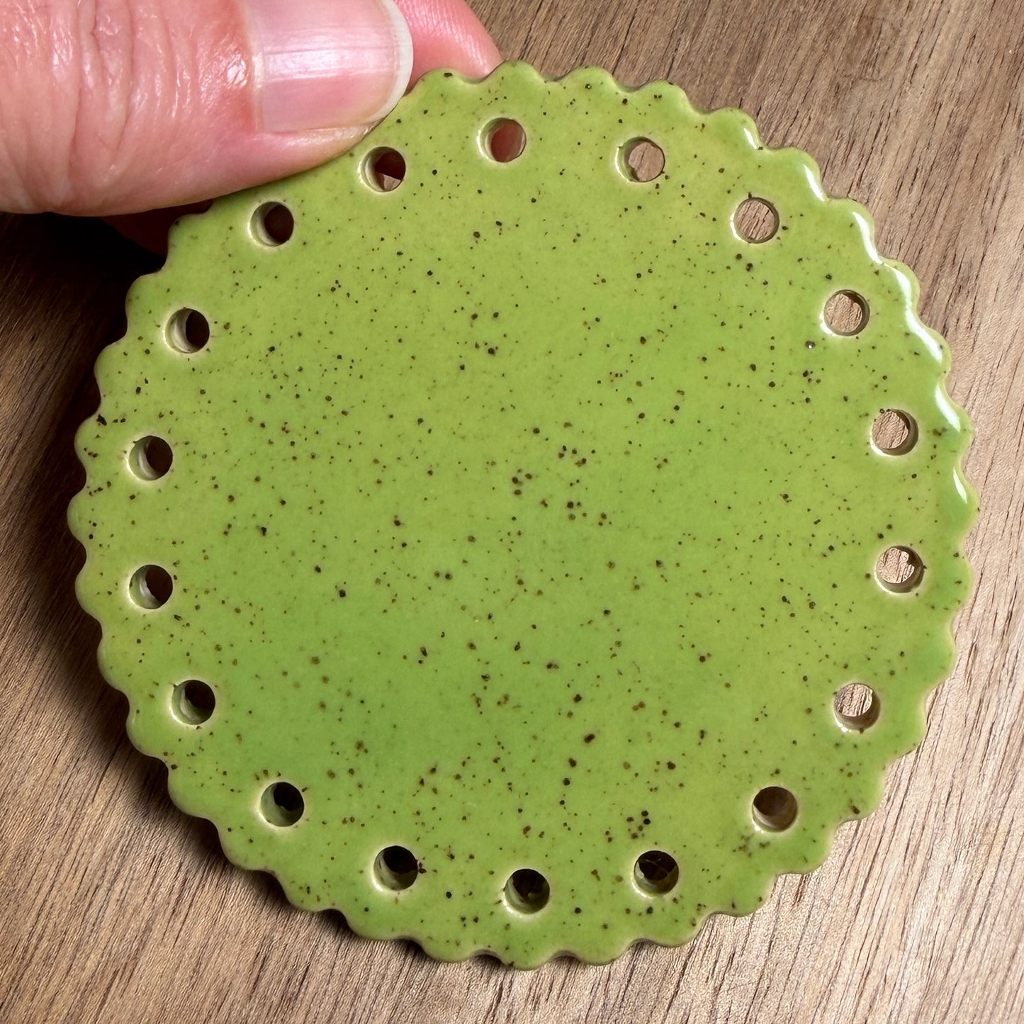 Ceramic Scalloped Edge Basket Base