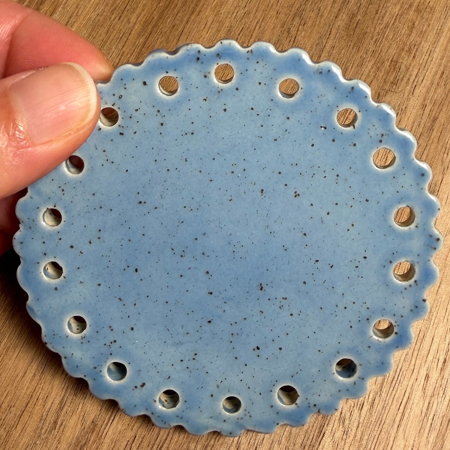 Ceramic Scalloped Edge Basket Base