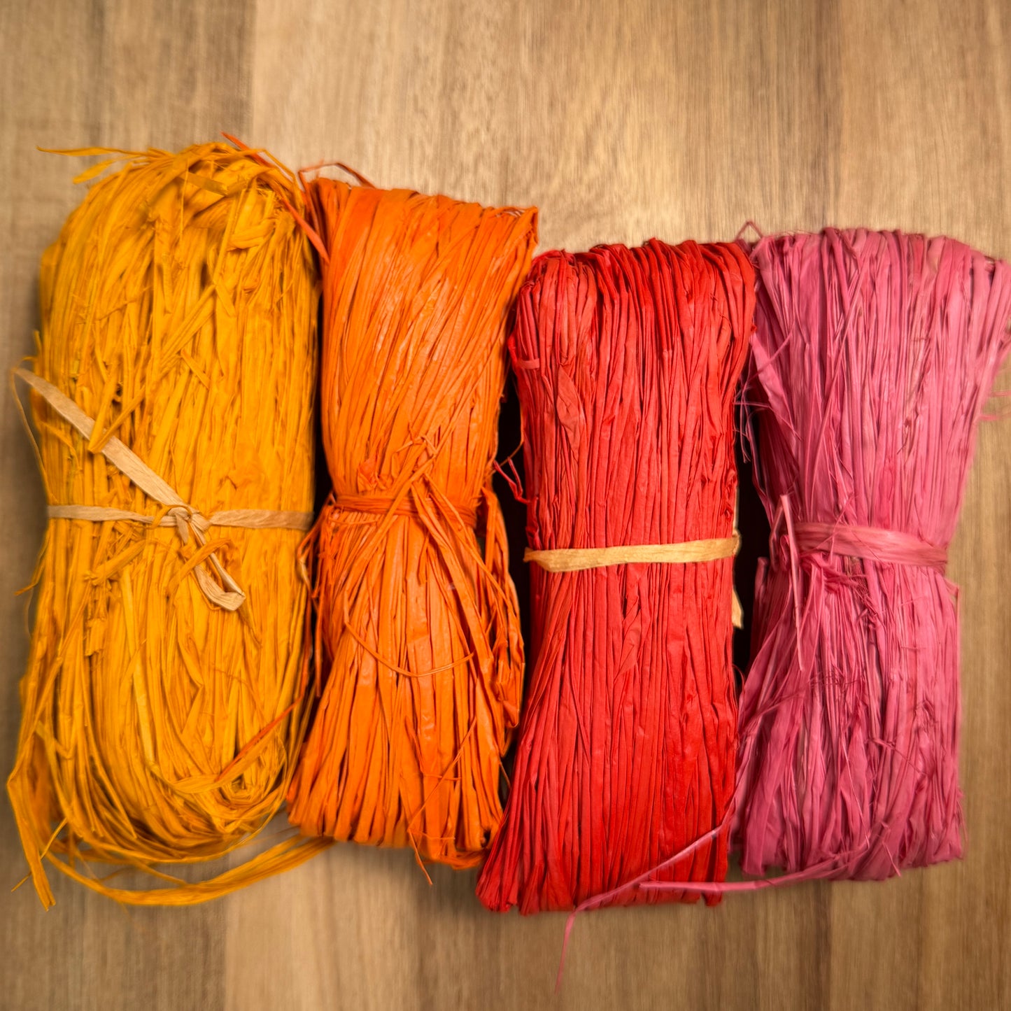 Raffia Hanks (50g)
