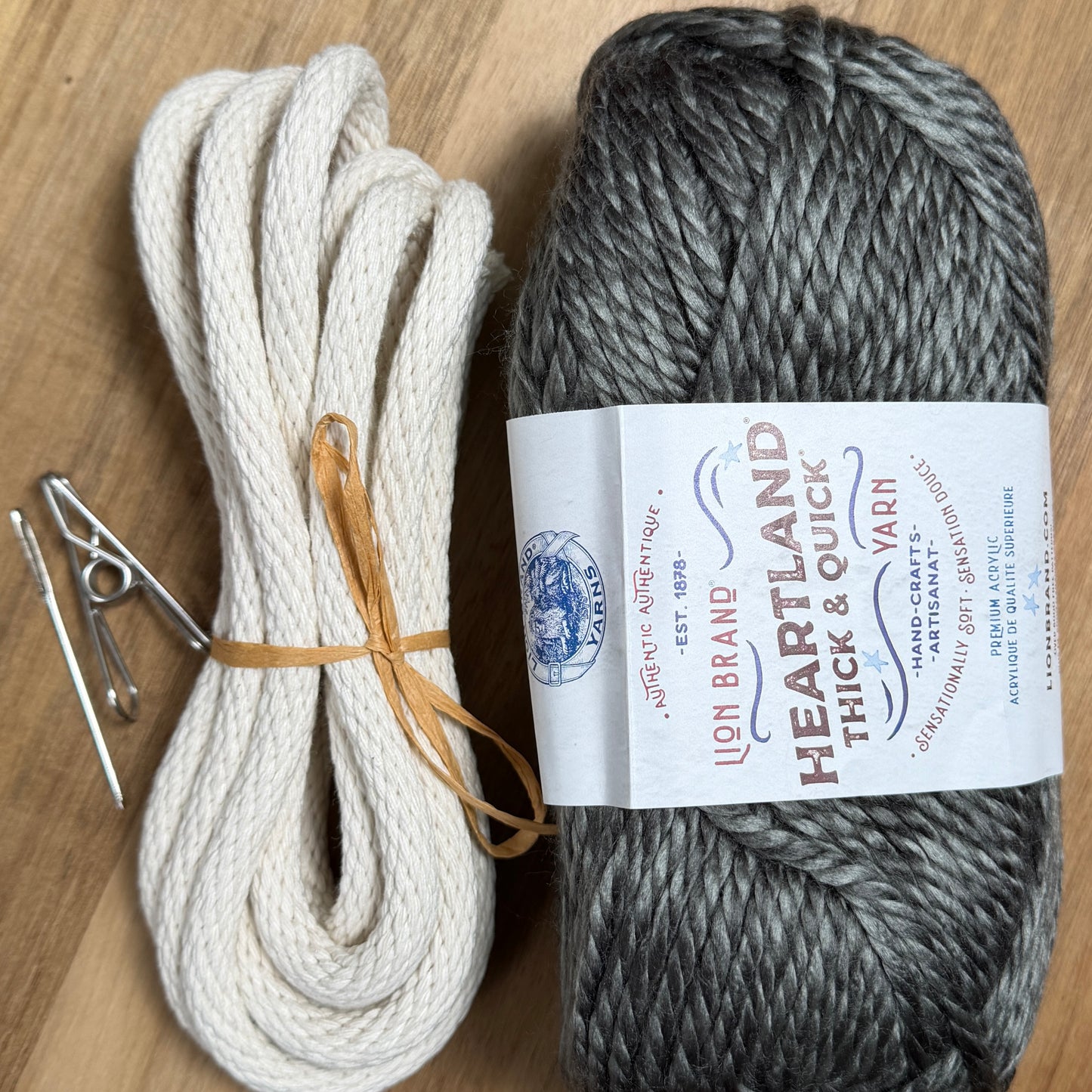 V-Stitch Yarn Coiled Basket Kit