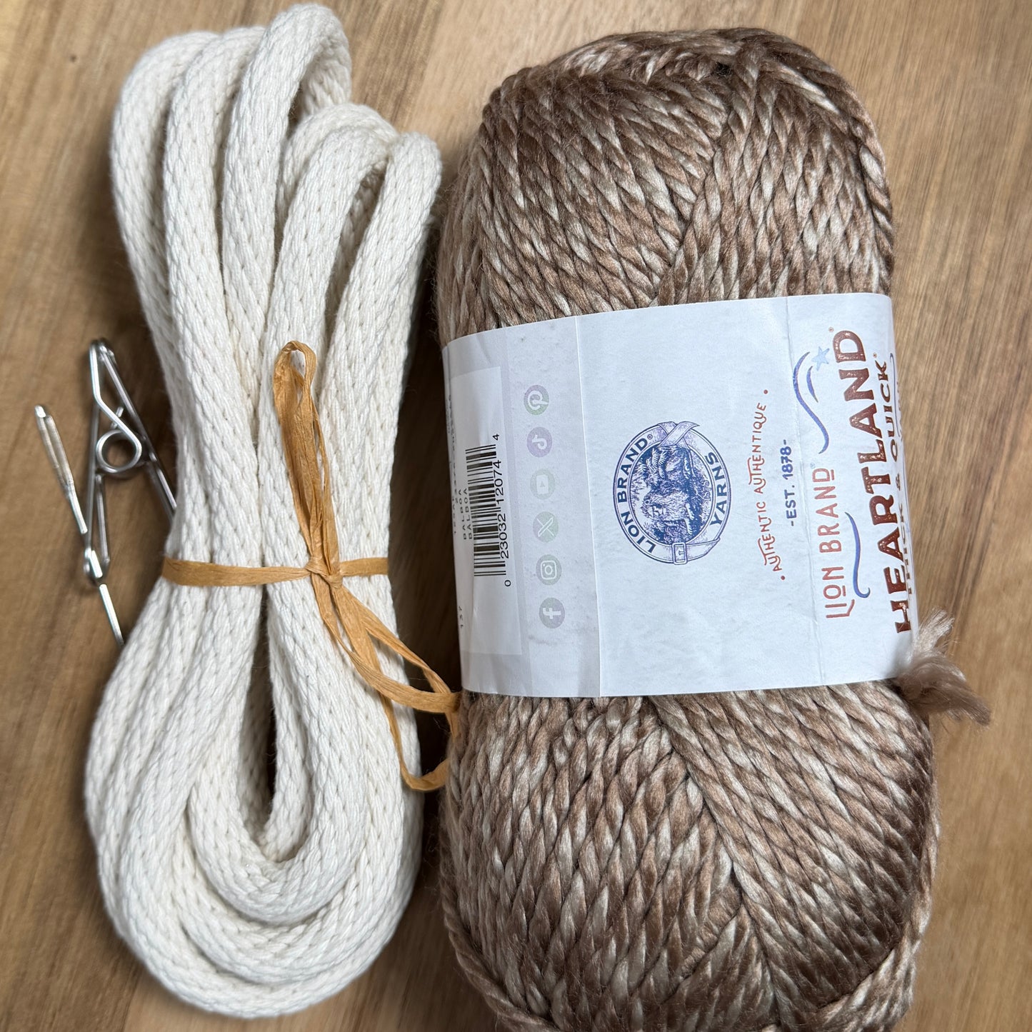 V-Stitch Yarn Coiled Basket Kit