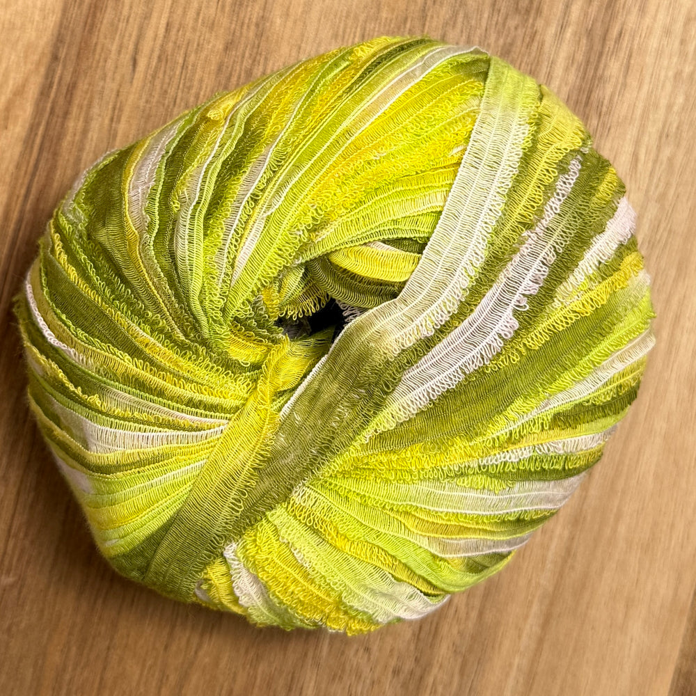 Ribbon Looped Edge Yarn